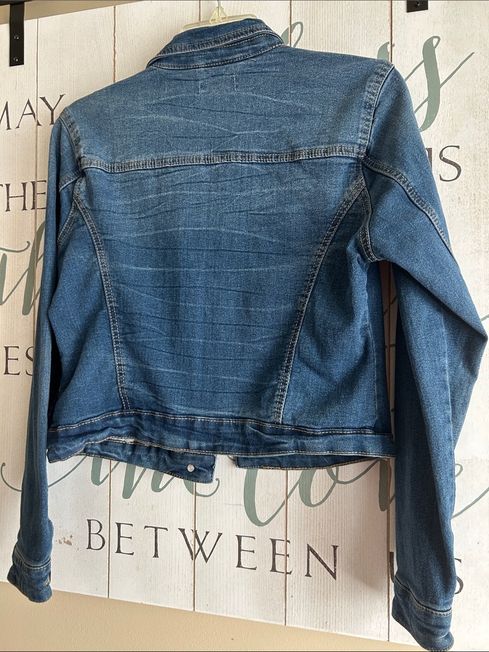 New Look Medium Wash Blue Denim Trucker Jacket size medium - Picture 6 of 6